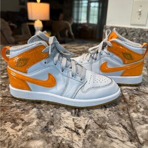 Nike air Jordan Kids' Orange and light grey mid-Top Sneakers